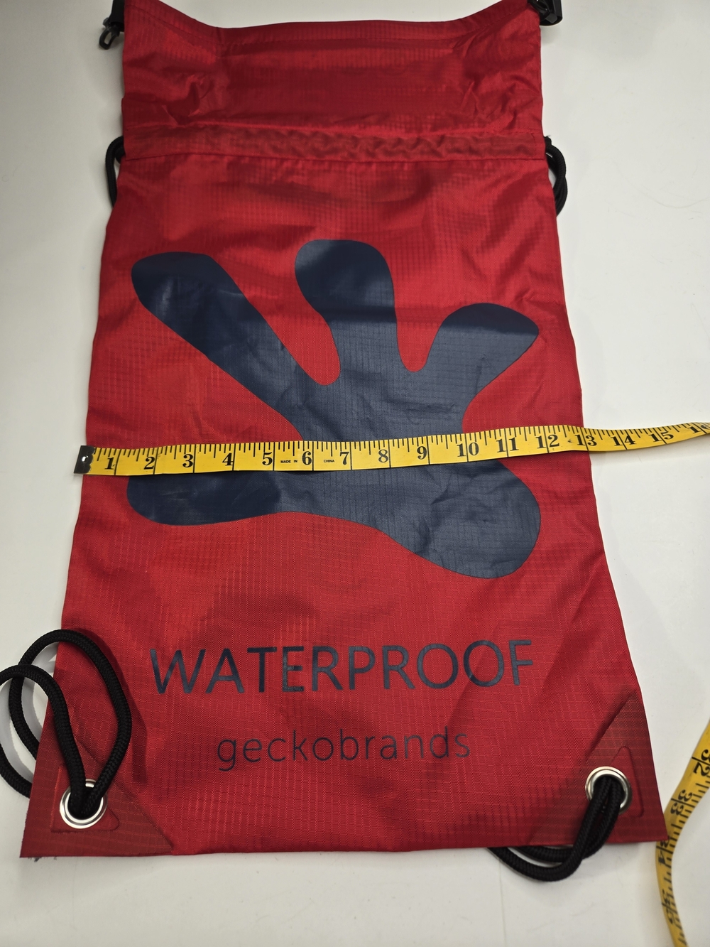 Geckobrand Waterproof Red Drawstring Backpack - Picture 3 of 10